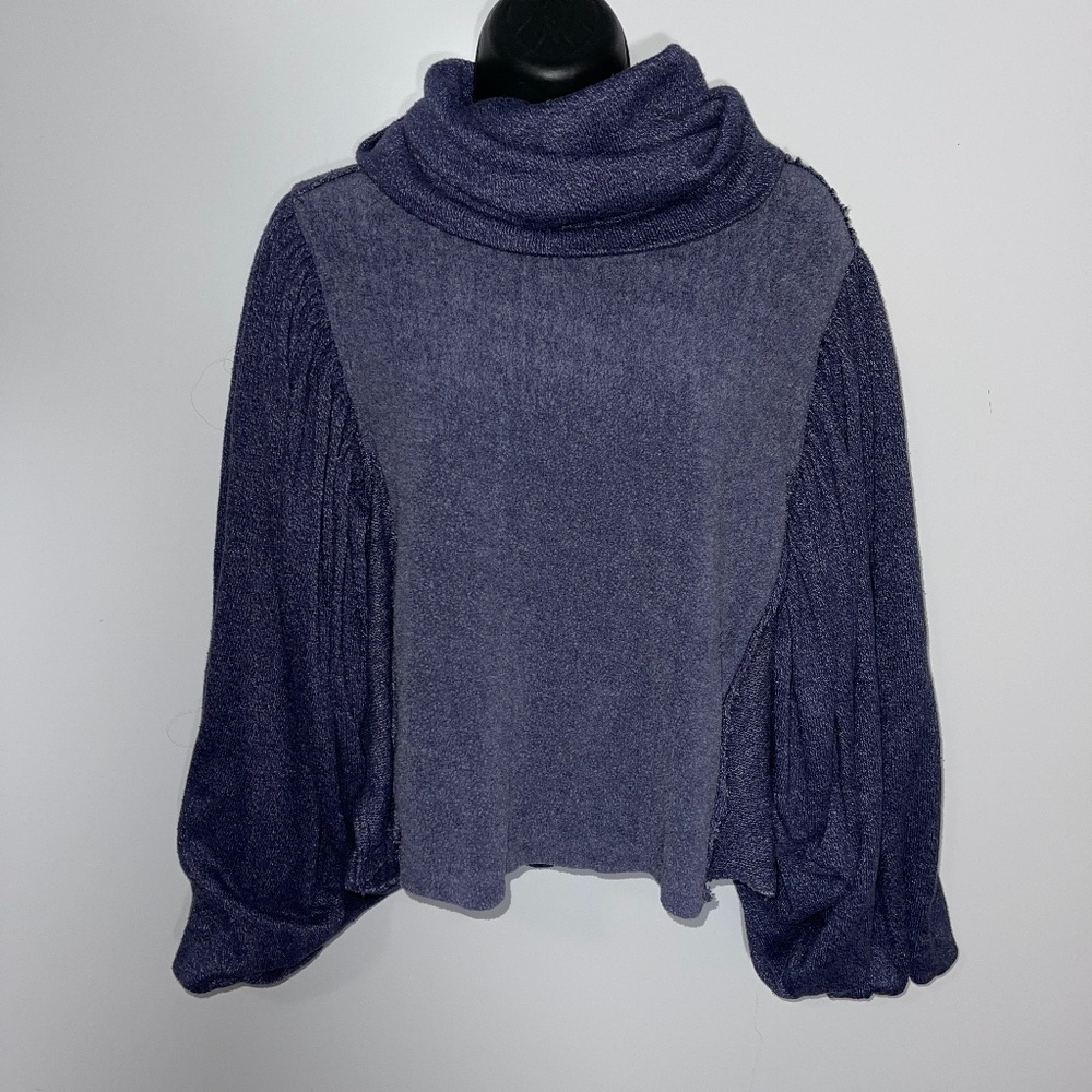 Free people balloon long sleeve‎ cowl neck sweater top Size Small